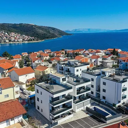 Apartman Luxury Pia With Swimming Pool And Grill Trogir