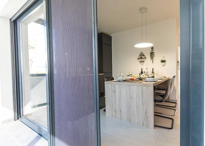 Luxury Pia With Swimming Pool And Grill * Traù