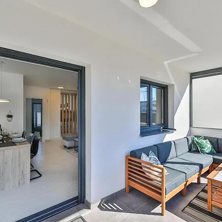 Apartment Luxury Pia With Swimming Pool And Grill Trogir