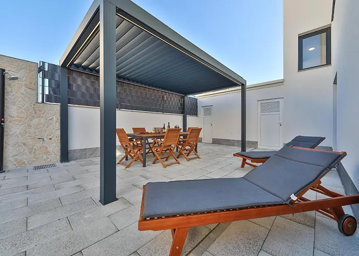 Appartement Luxury Pia With Swimming Pool And Grill