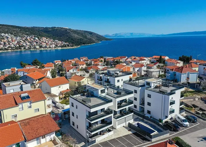 Apartment Luxury Pia With Swimming Pool And Grill Trogir