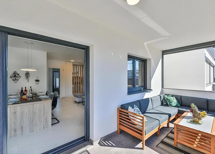 Apartment Luxury Pia With Swimming Pool And Grill Trogir