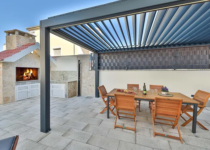 Luxury Pia With Swimming Pool And Grill Appartement *