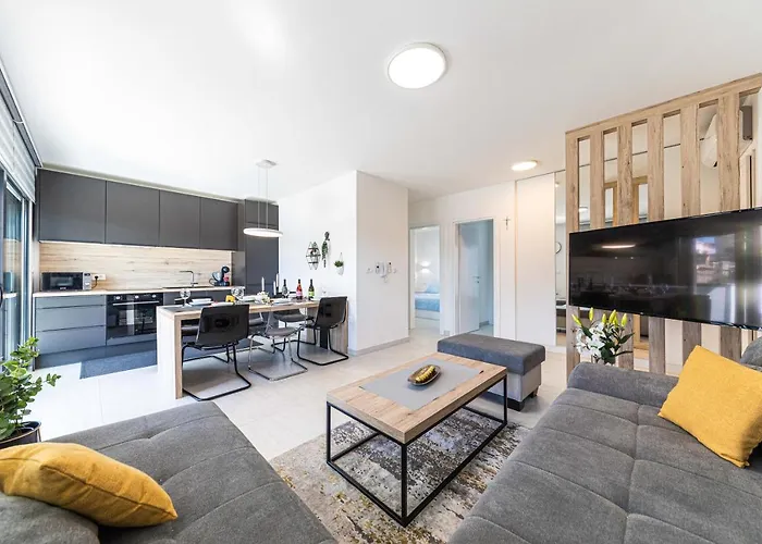 Appartement Luxury Pia With Swimming Pool And Grill