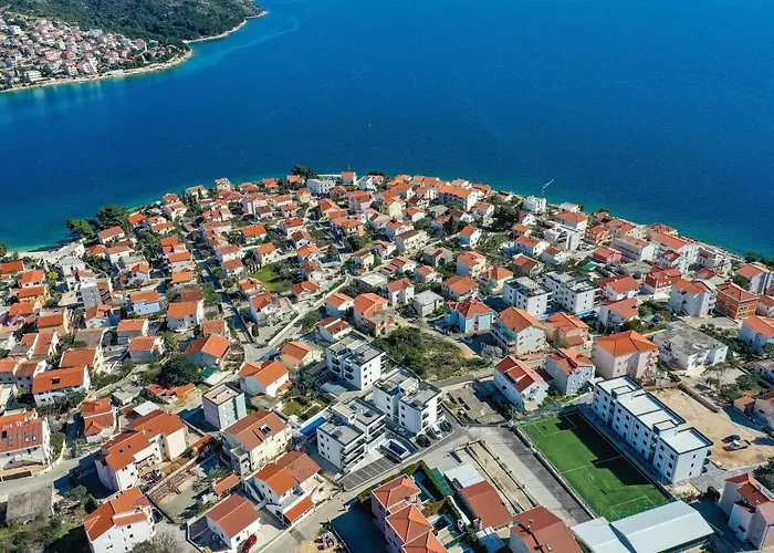 Luxury Pia With Swimming Pool And Grill Appartement *