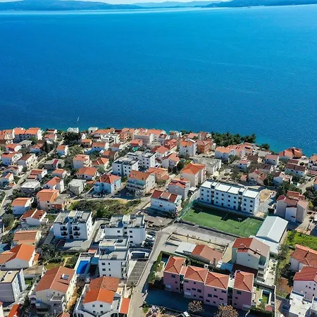 Apartment Luxury Pia With Swimming Pool And Grill *